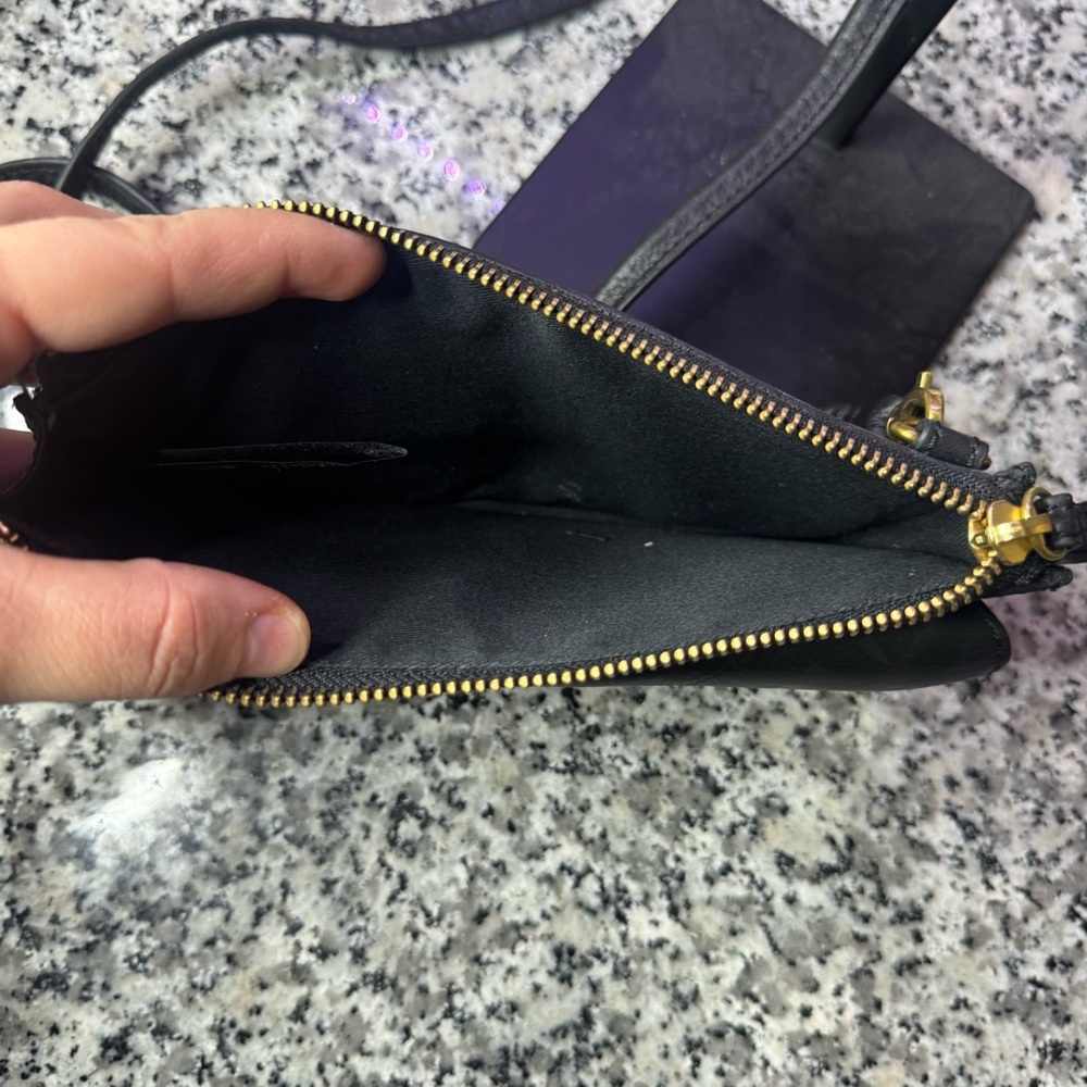 Fossil Black Cow Hide Leather Crossbody Bag with Gold Accents - Picture 8 of 13